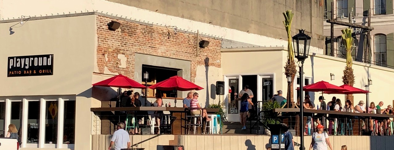 The outdoor bar at Playground